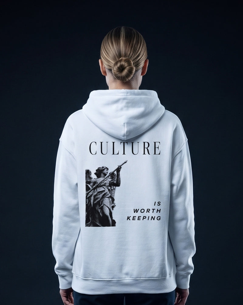 Frau trägt den WORN OPINIONS Hoodie Culture is worth keeping in Weiß von hinten, Rückenprint Culture is worth keeping mit Engelsstatue
